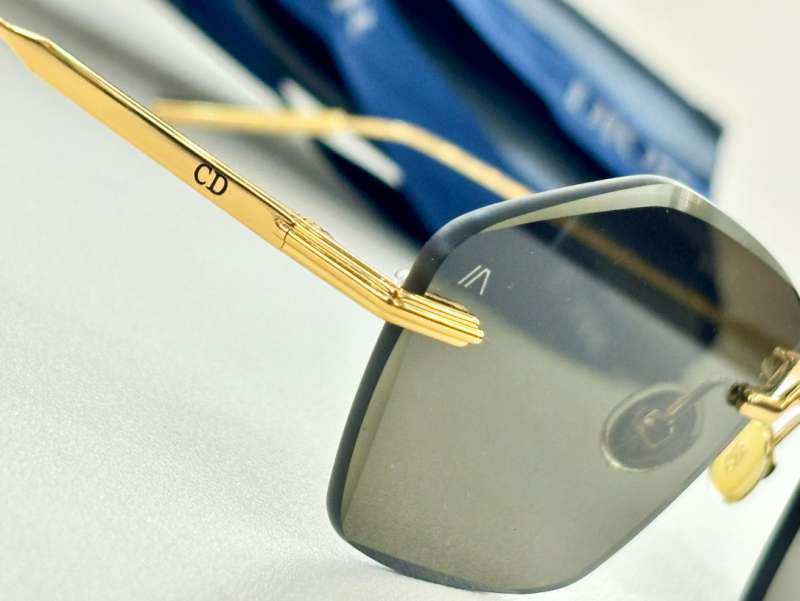 Picture of Dior Sunglasses _SKUfw56599085fw